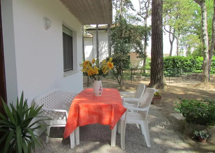 Charming Apartment With Fenced Garden