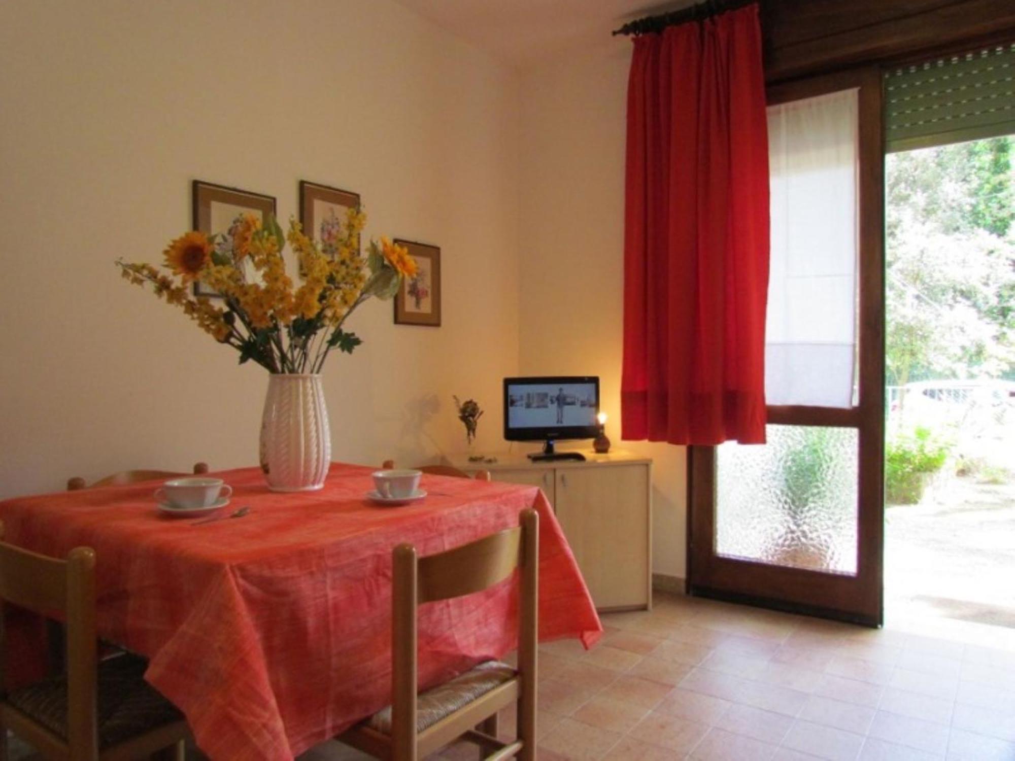 Charming With Fenced Garden Apartment